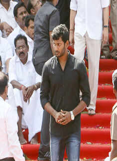 Celebs pay homage to J Jayalalithaa