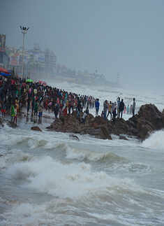 Cyclone Vardah makes landfall near Chennai