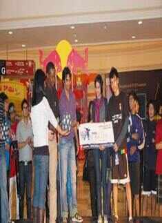 Free style football competition