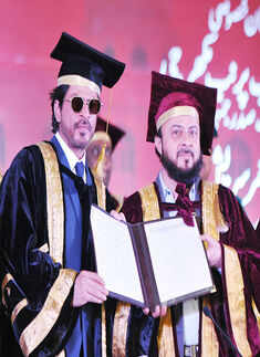 SRK receives honorary doctorate for promoting Urdu