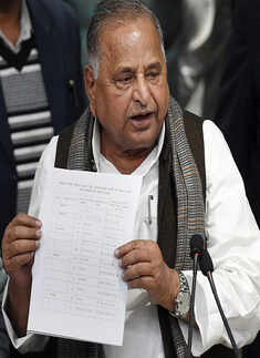 Is Akhilesh set to resign as UP CM after being expelled from SP?