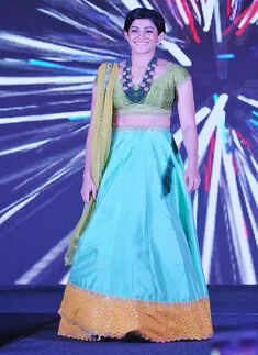 Badminton stars turn showstoppers