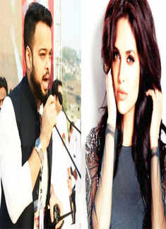 Azmi slut shames actress Esha Gupta!