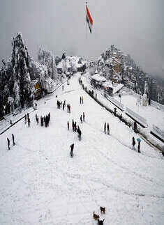 Snowfall brings cheer to tourists