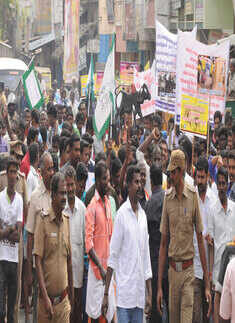 Defying Supreme Court, Jallikattu held near Madurai