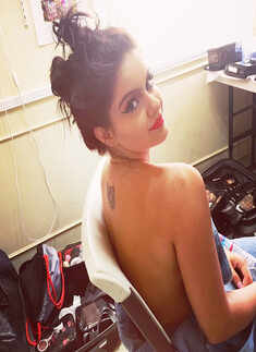 Ariel Winter doesn't regret breast reduction