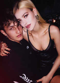 Anwar Hadid is dating Nicola Peltz