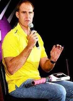 Launch: 'Mangoose Bat'