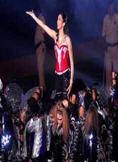Deepika performs @ IPL '10