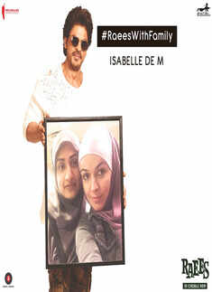 #RaeesWithFamily: SRK personally thanks fans