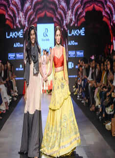 Lakme Fashion Week '17: Day 5 - Divya Reddy