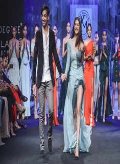 Lakme Fashion Week '17: Day 5 - Karn Malhotra