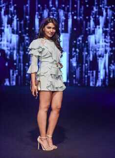 Lakme Fashion Week '17: Day 5 - Karn Malhotra