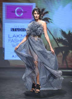 Lakme Fashion Week '17: Day 5 - Vidhi Wadhwani