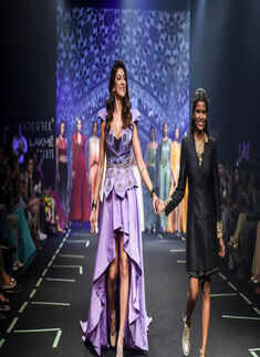 Lakme Fashion Week '17: Day 5 - Vangapalli Sashi