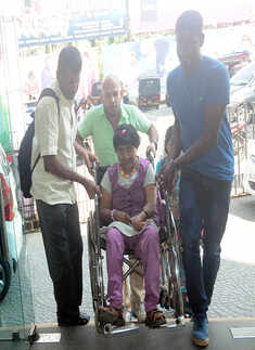 Munthirivallikal Thalirkkumbol: Screening