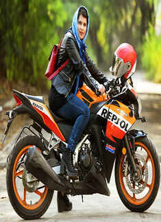 Hijab &lsquo;bikerni&rsquo; Roshni Misbah becomes an online sensation