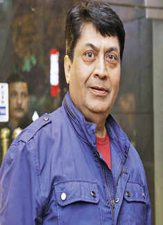 Sukhwinder Singh performs in the city