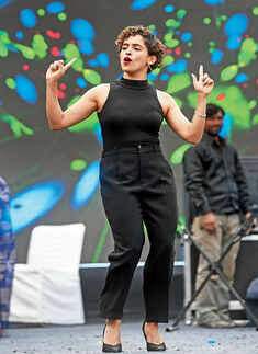 Dangal star Sanya visits Gargi College