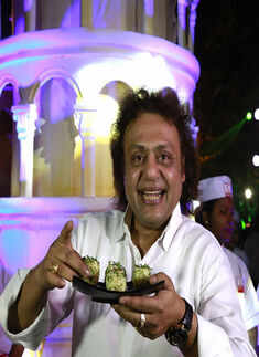 Socialites attend food fest