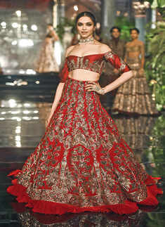 Deepika denies doing remake of 'Mr & Mrs. Smith'