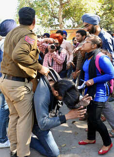 Ramjas College Protest: The Gurmehar Kaur Episode