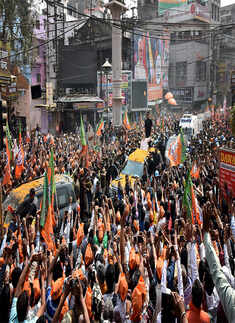PM Narendra Modi&rsquo;s roadshow in Varanasi