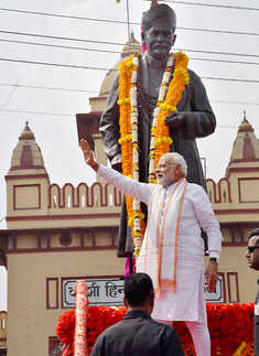 PM Narendra Modi&rsquo;s roadshow in Varanasi