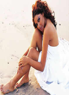 Bipasha Drives Organiser Mad; Flies To London Free & Refuses To Perform?