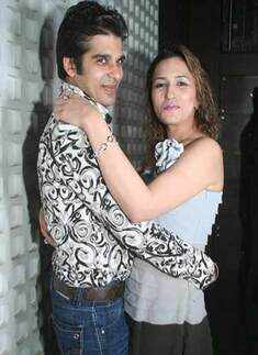 Ashmeen Munjal, Deepak