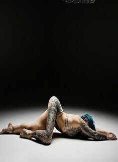 This model turned her body into an art work