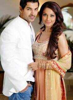 B'wood's live-in relationships