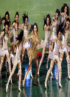 Amy Jackson performs at IPL