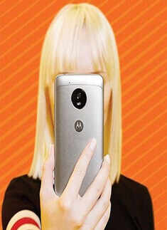 Moto G5 supports swipe gesture feature