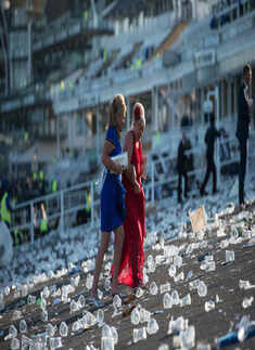 Booze send women go crazy at Aintree