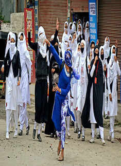 Photo story: Students' protest turns violent in Srinagar