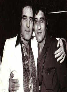 Rare & unseen photos of legendary actor Vinod Khanna