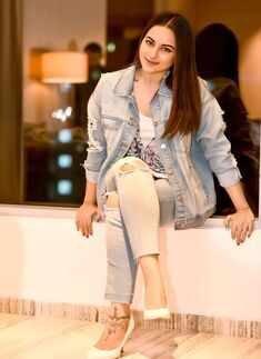 Sonakshi blocks Sona Mohpatra on twitter