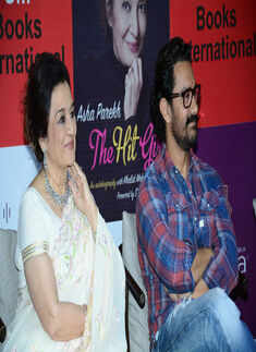 Aamir Khan launches Asha Parekh's autobiography