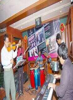 Band 'Los Amigos' perform