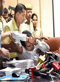 Kapil Mishra faints while addressing media