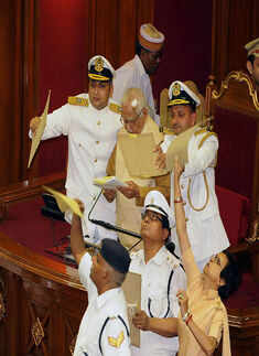 Opposition members disrupt Governor's speech