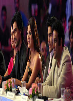 Ritu Beri, Kunal Kapoor, Shilpa Shetty, Vijendra Singh, Anurag Basu