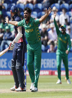 Rumman Raees appeals during ICC Champions Trophy semi-final match