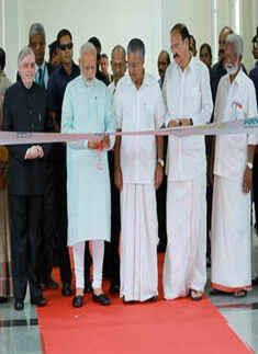 PM inaugurates Kochi's first metro rail service