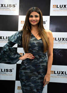 Daisy Shah poses for the camera
