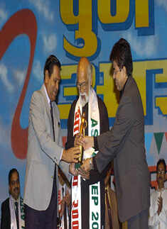 Mangesh Tendulkar contributed to various magazines