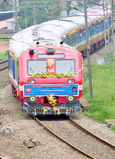DEMU train with solar-powered coaches