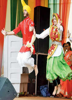 Energetic cultural performances at Teej party held at Smriti Irani&rsquo;s residence