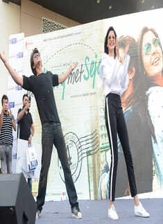 SRK, Anushka promote Jab Harry Met Sejal